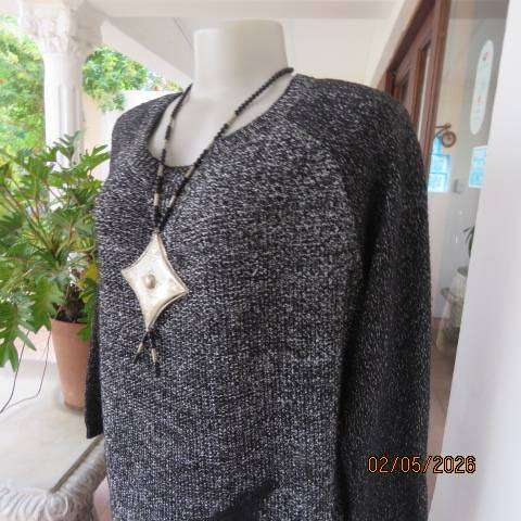 Black polyester and silver lurex knitted long sleeve glamour sweater size 42