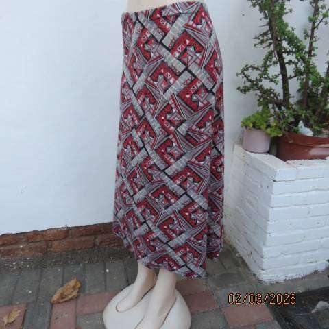 Geometric Print ankle-length A-line stretch polycotton skirt, size 42