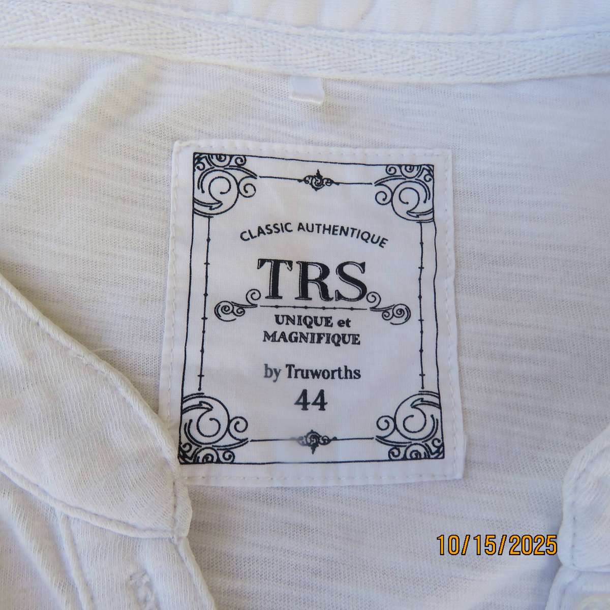 TRS white cotton long sleeve top with drawstring in hem. Size 42-44
