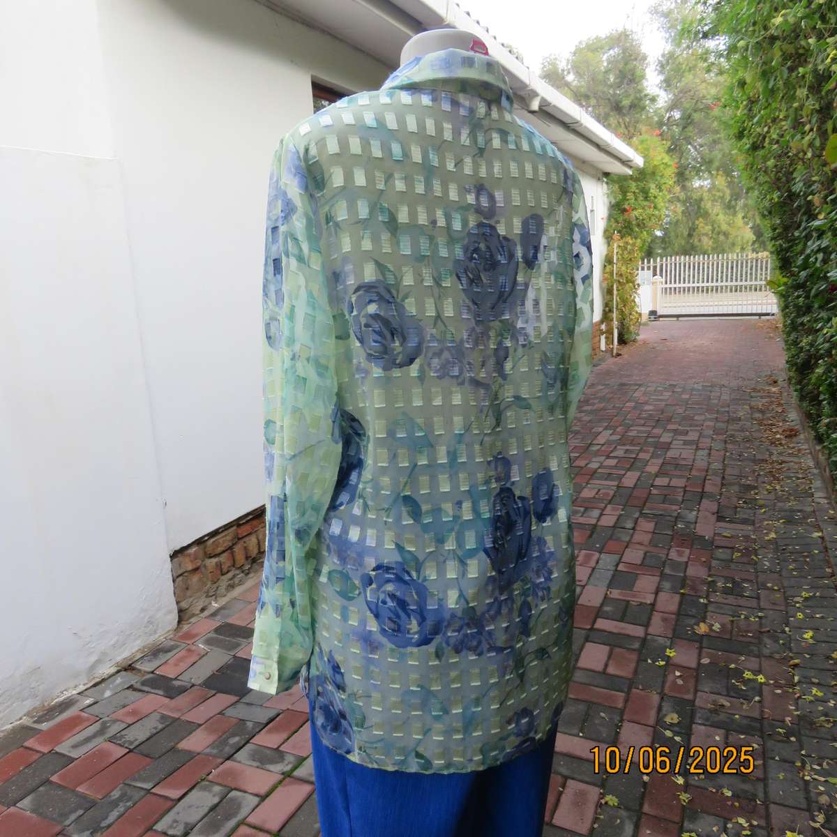 MILADY'S mint green-blue luxury sheer floral long sleeve top size 38.