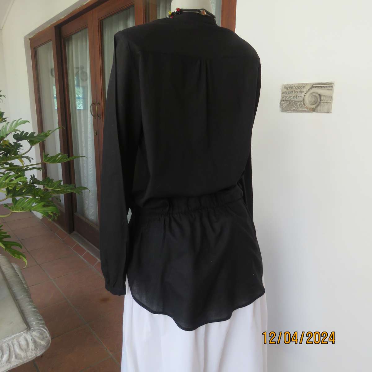 Fabulous black 100% cotton slip over top size 38 by WOOLWORTHS. Laced yoke.Double drawstring.As new