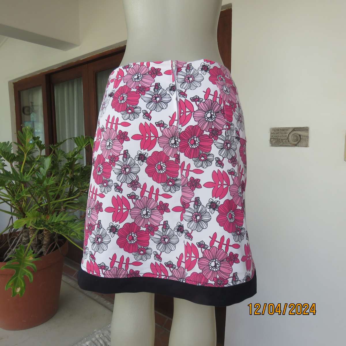 High quality heavy stretch white cotton-pink floral skirt. Size 36 by ARC Sportswear.With shorts.