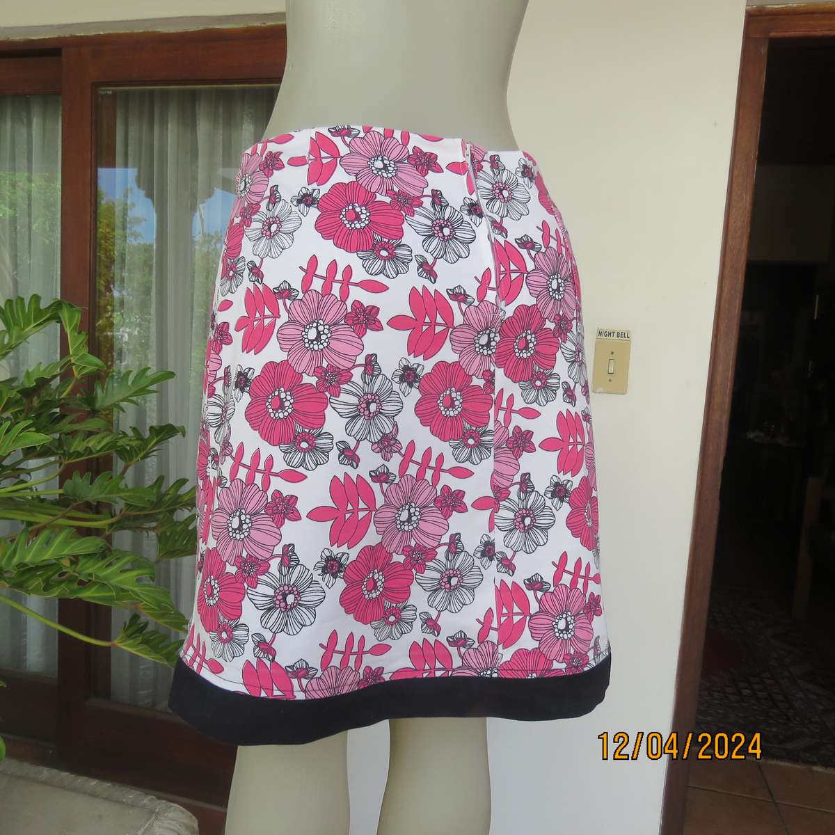 High quality heavy stretch white cotton-pink floral skirt. Size 36 by ARC Sportswear.With shorts.
