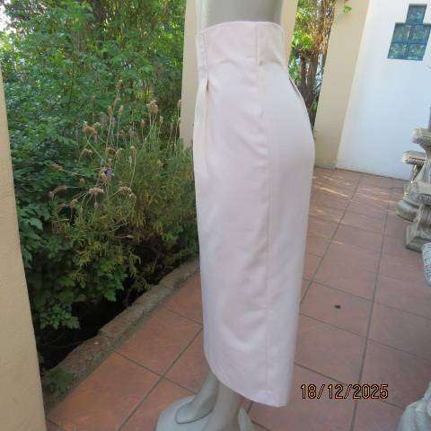 Hight waisted cream ribbed cotton owner made ankle length skirt. Size 36