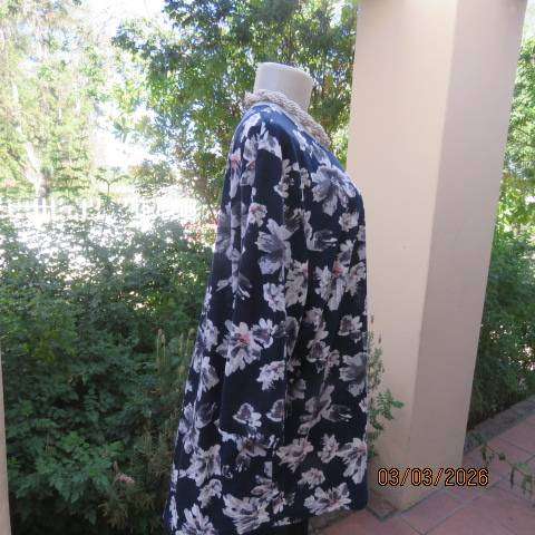 MILADYS navy polyester top with grey floral print and pink accents, size 46