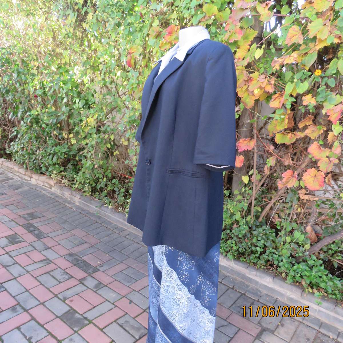 BENTEX by NADA navy short sleeve lined jacket. One button closure. Wool blend. Size 46