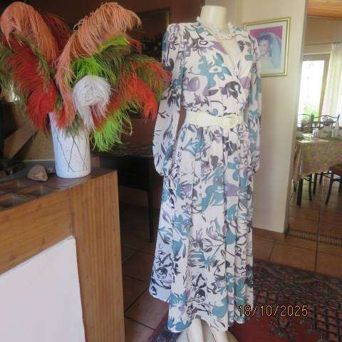 BLUSH MARK maxi sheer polyester cream with jade-grey print. Long sleeves. Size 38