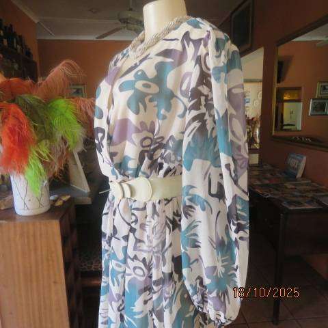 BLUSH MARK maxi sheer polyester cream with jade-grey print. Long sleeves. Size 38