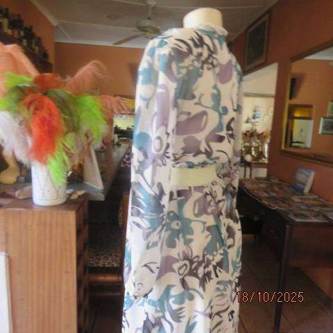 BLUSH MARK maxi sheer polyester cream with jade-grey print. Long sleeves. Size 38