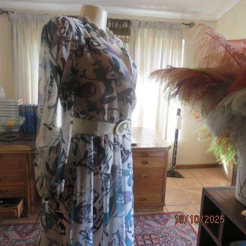 BLUSH MARK maxi sheer polyester cream with jade-grey print. Long sleeves. Size 38