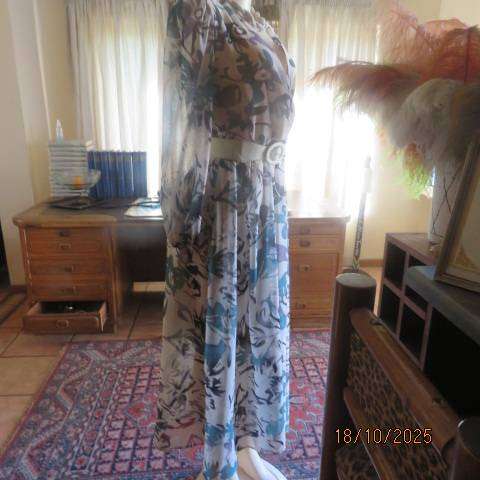 BLUSH MARK maxi sheer polyester cream with jade-grey print. Long sleeves. Size 38