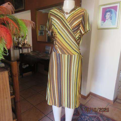 ANNA PIA wrap around autumn colour striped stretch polyester dress size 44 to 48.