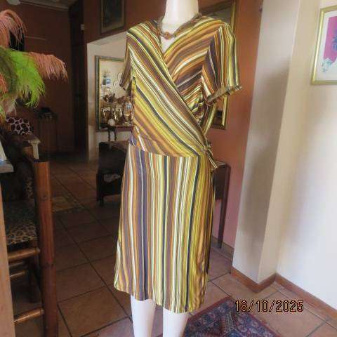 ANNA PIA wrap around autumn colour striped stretch polyester dress size 44 to 48.