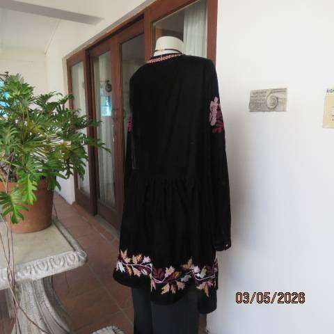 EDITION black velvet polyester long top with cross stitch embroidery, V neck, size 44