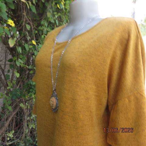 Mustard mottled slip-over polyester knit stretch top with cut-on sleeves - Size 36-38