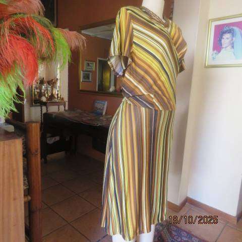 ANNA PIA wrap around autumn colour striped stretch polyester dress size 44 to 48.