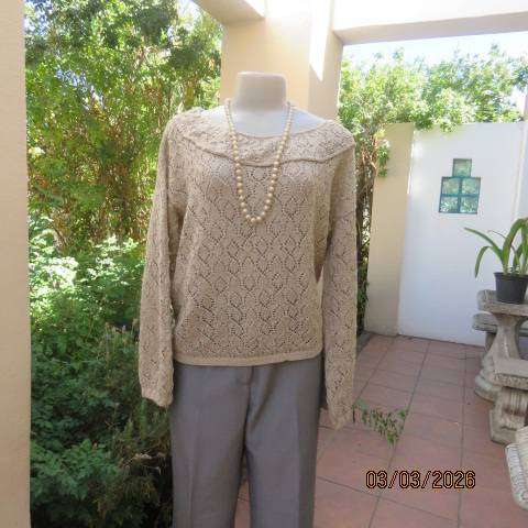 Ecru handmade acrylic knit long sleeve top with round neck, size 44