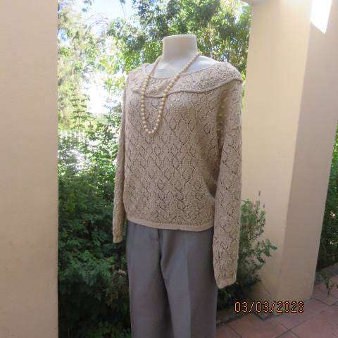 Ecru handmade acrylic knit long sleeve top with round neck, size 44