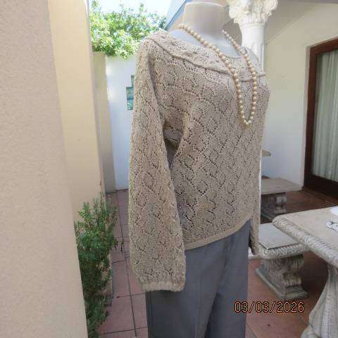 Ecru handmade acrylic knit long sleeve top with round neck, size 44