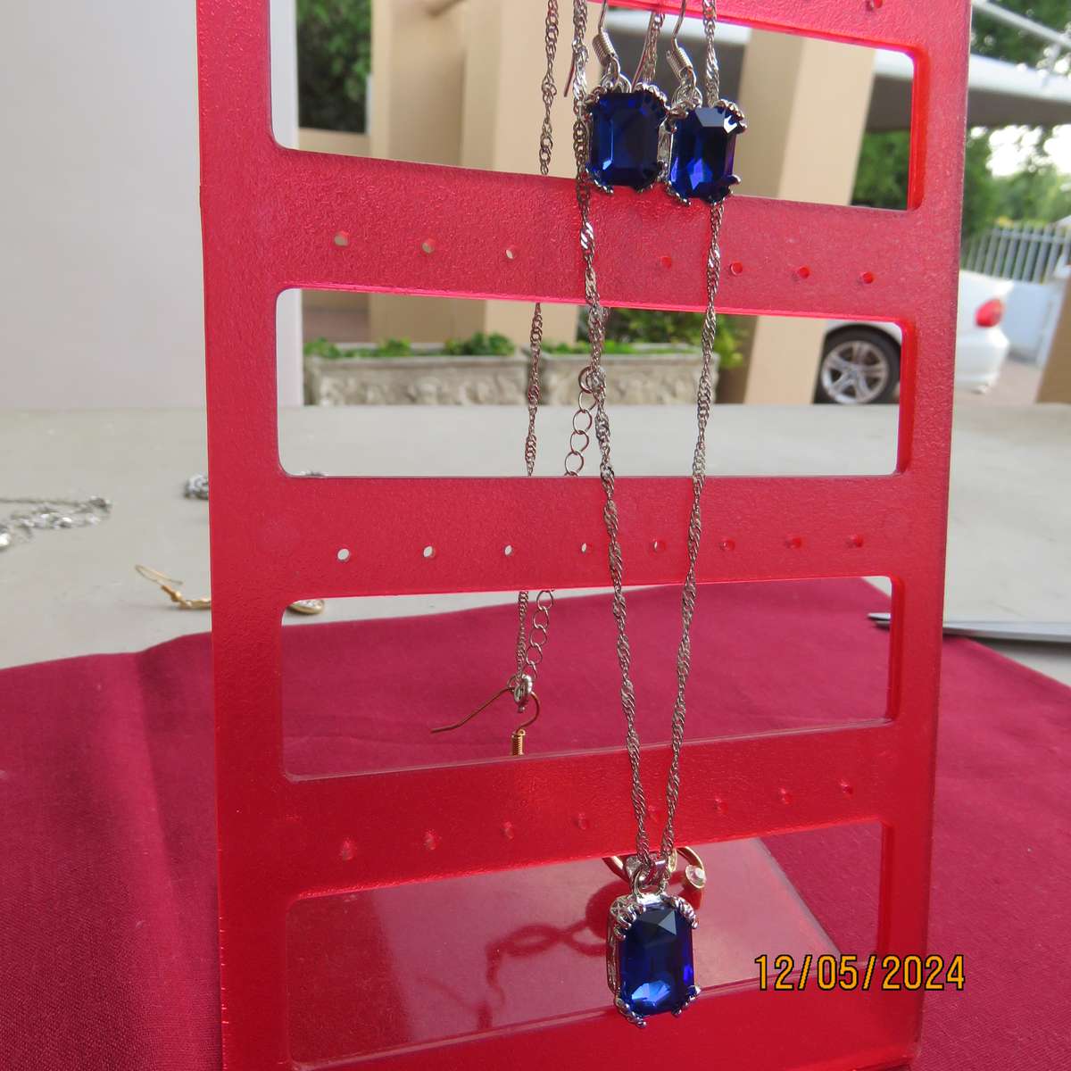 High quality jewelry set in silver with blue stones. Resembles antique jewelry. New item.