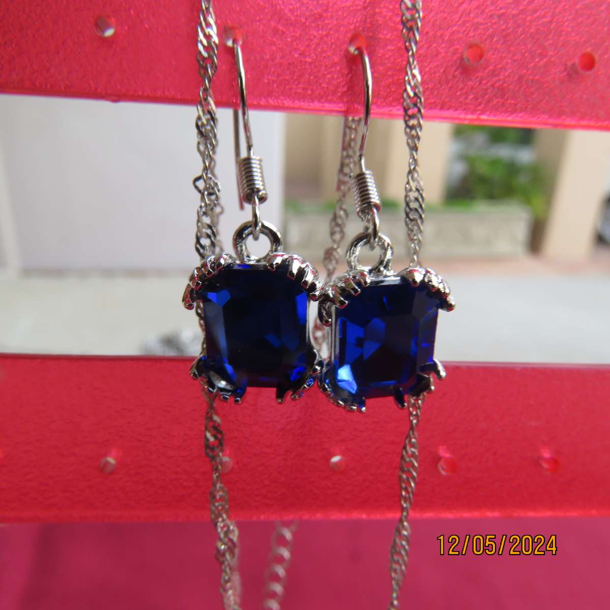 High quality jewelry set in silver with blue stones. Resembles antique jewelry. New item.