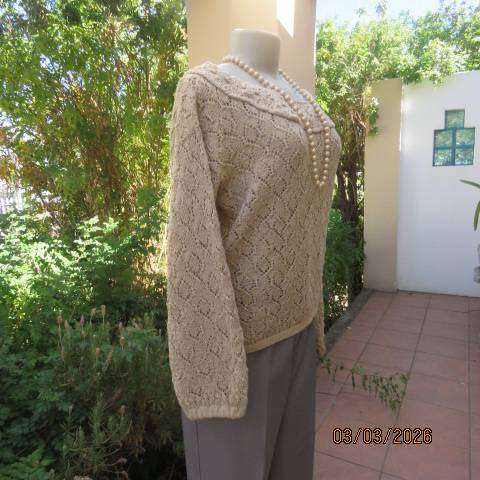 Ecru handmade acrylic knit long sleeve top with round neck, size 44