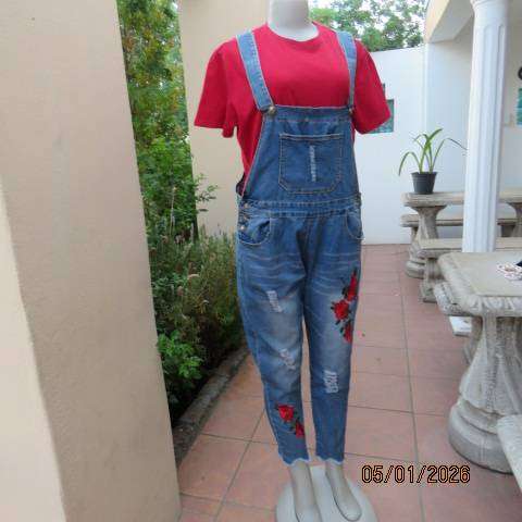 H&W jean dungaree with bib and adjustable straps. Distressed look with red rose embroidery. Size 36