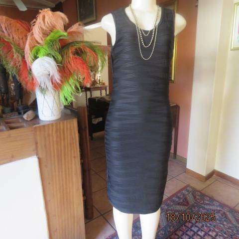 STYLE Phase black sleeveless horizontal embossed stretch polyester bodycon dress size 34
