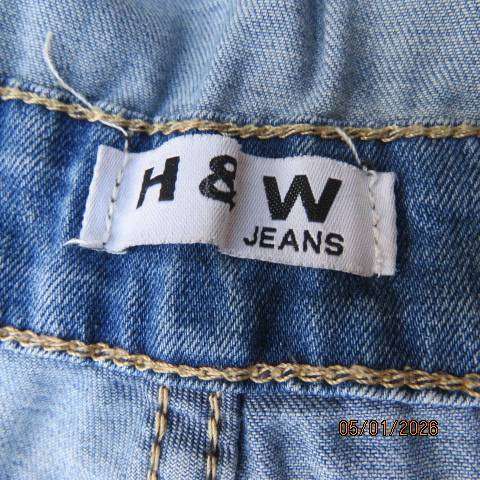 H&W jean dungaree with bib and adjustable straps. Distressed look with red rose embroidery. Size 36