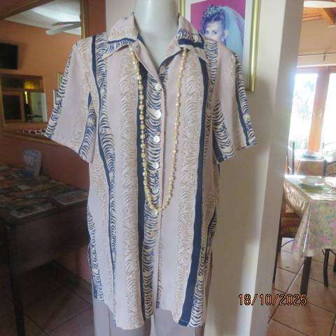 Ecru-navy vertical striped polyester button down short sleeve top size 40-42