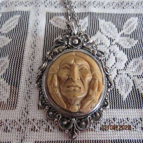 Vintage 925 silver pendant with native chief face in bone and 80cm silver chain