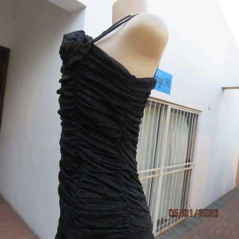 TRUWORTHS Glamour black stretch polyester vertically gathered dress with silver. Size 35