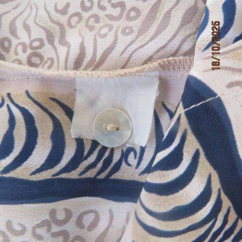 Ecru-navy vertical striped polyester button down short sleeve top size 40-42