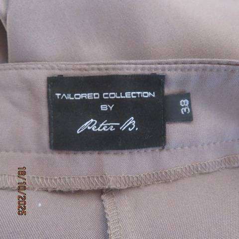 PETER B tailored straight legged cropped pants in tortilla brown. Size 38