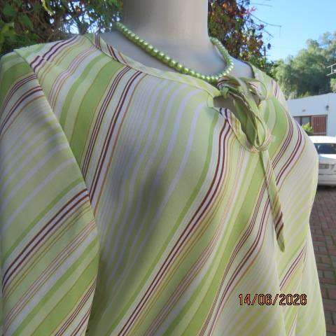 Dianello mint green, white & brown diagonal striped polyester slip-over long sleeve top size 40