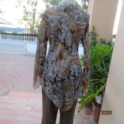 ML Classics bo-ho printed autumn colour long sleeve high-low slip over V neck top. Size 36