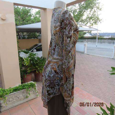 ML Classics bo-ho printed autumn colour long sleeve high-low slip over V neck top. Size 36