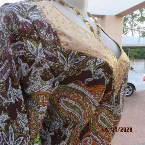 ML Classics bo-ho printed autumn colour long sleeve high-low slip over V neck top. Size 36