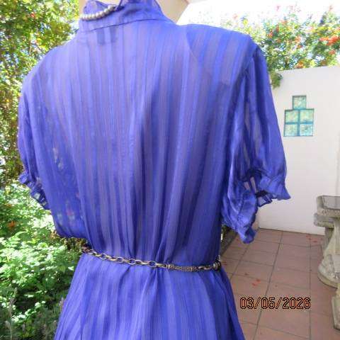 EXPRESS Fashion true purple sheer polyester embossed stripe button-down top size 42