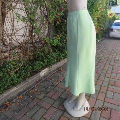 TARILEE mint green paneled kick-out ankle-length polyester skirt with zip at back size 40