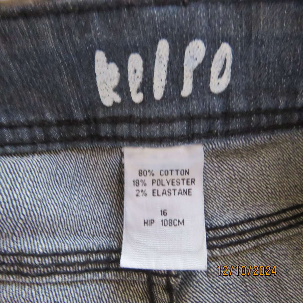 KELSO denim jeans in galaxy black size 40. Polycotton stretch. Pockets back-front.Bootlegged.