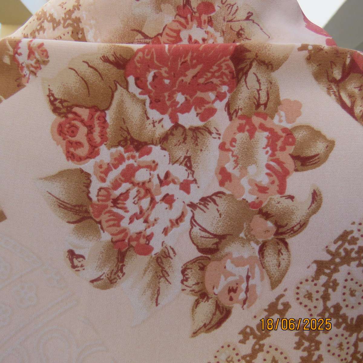 DIANELLO soft peach polyester short sleeve top. Tan-crimson designs. Size 44