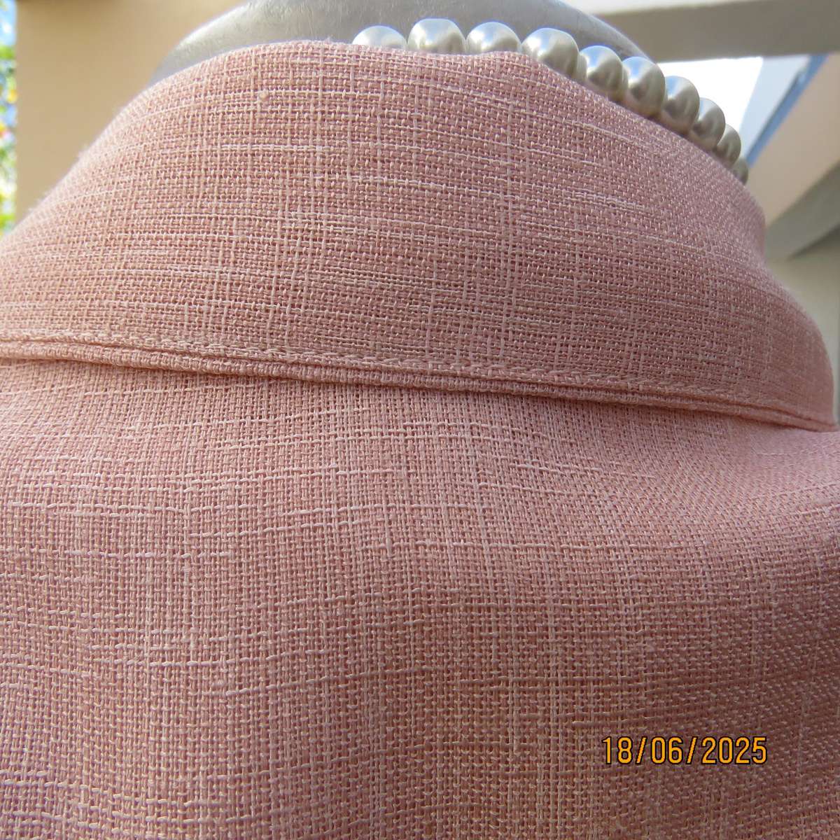 Boutique made light apricot woven textured polycotton long sleeve jacket. Size 42.
