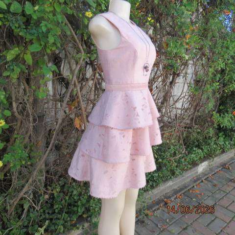 FOREVER NEW blush pink sleeveless dress in opaque embossed polyester viscose fabric, size 33