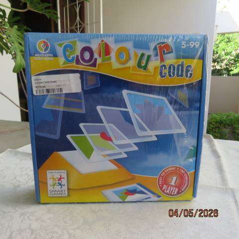 Smart Games multi-level colour code logic game with 100 challenges on 4 levels.