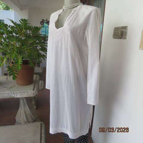 CHARTER CLUB white cotton extra long embroidered top size 36