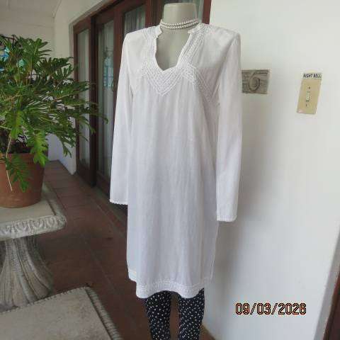 CHARTER CLUB white cotton extra long embroidered top size 36