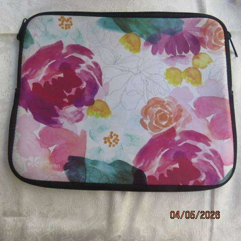 Erin Condren waterproof padded travel bag with zip-up function, 28cm x 23cm