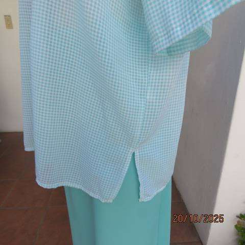 SMILEY white-green sheer polyester short sleeve button down top. Size 44