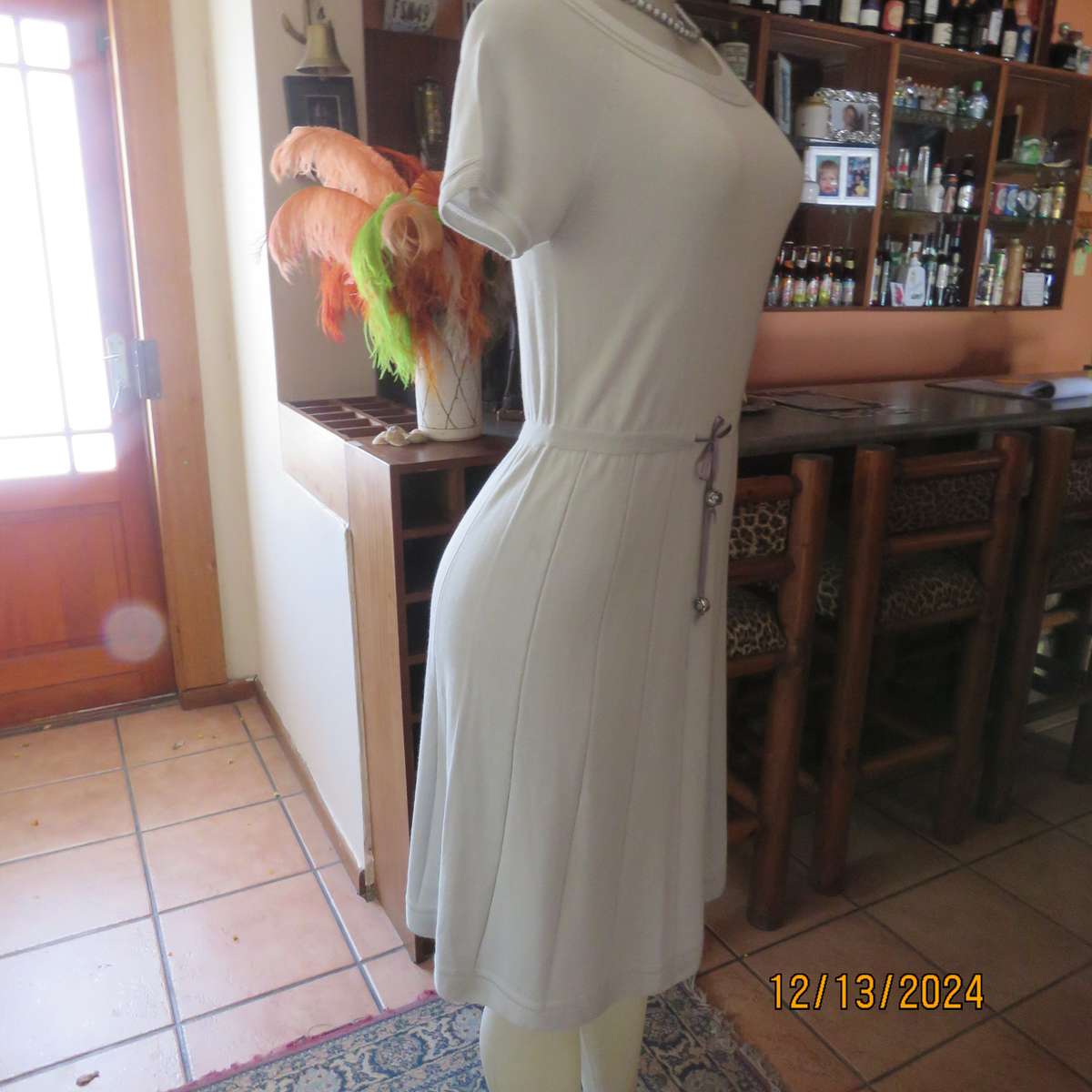 Amazing MATRICE Japan light grey poly-acrylic stretch knitted capped sleeve dress size 34.As new